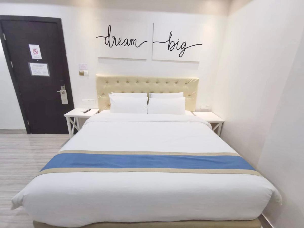 Hampton Suites Davao City Kültér fotó