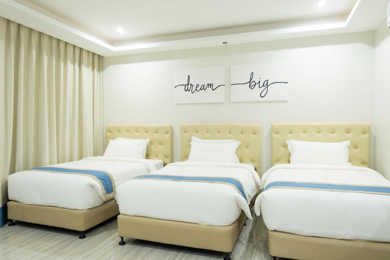 Hampton Suites Davao City Kültér fotó