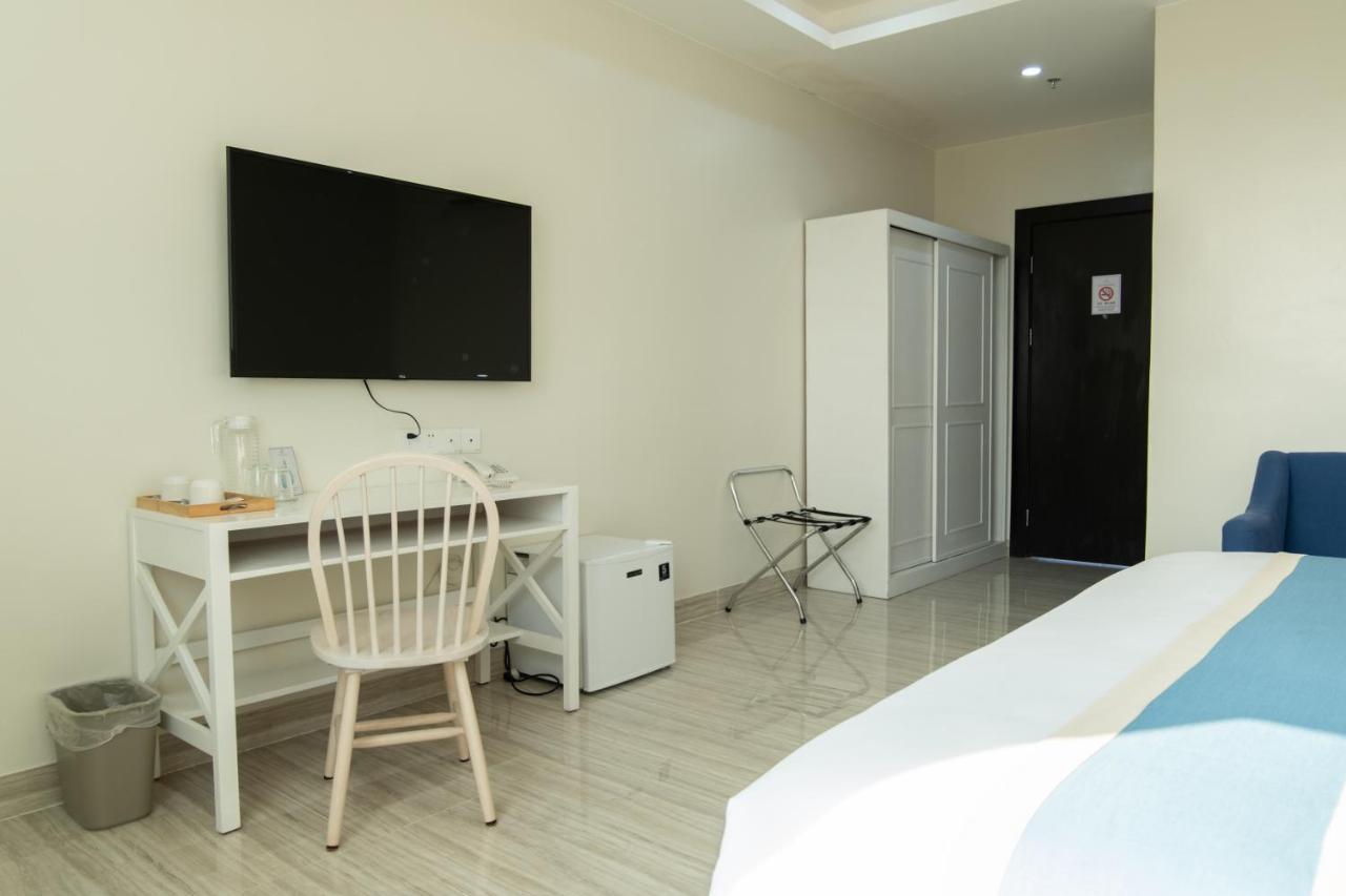Hampton Suites Davao City Kültér fotó