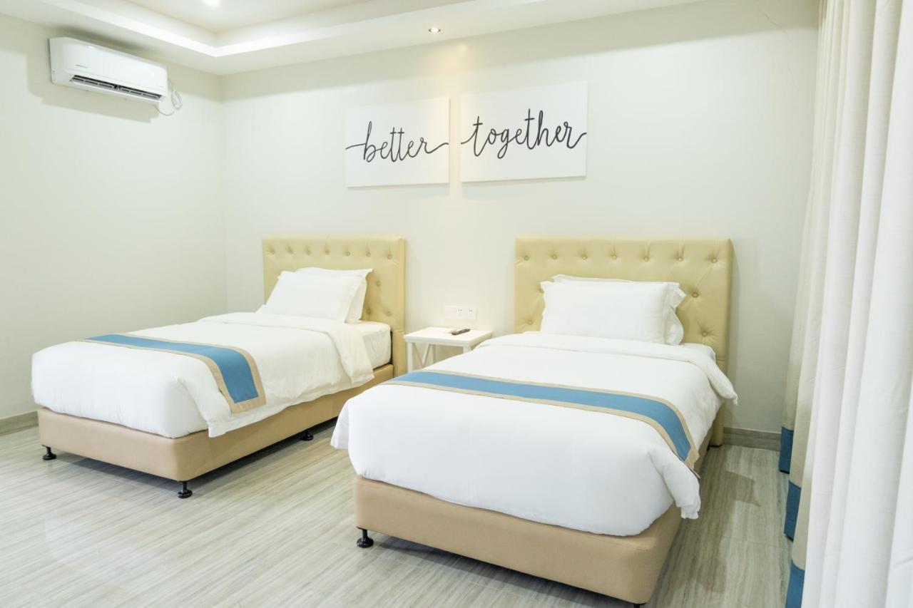Hampton Suites Davao City Kültér fotó