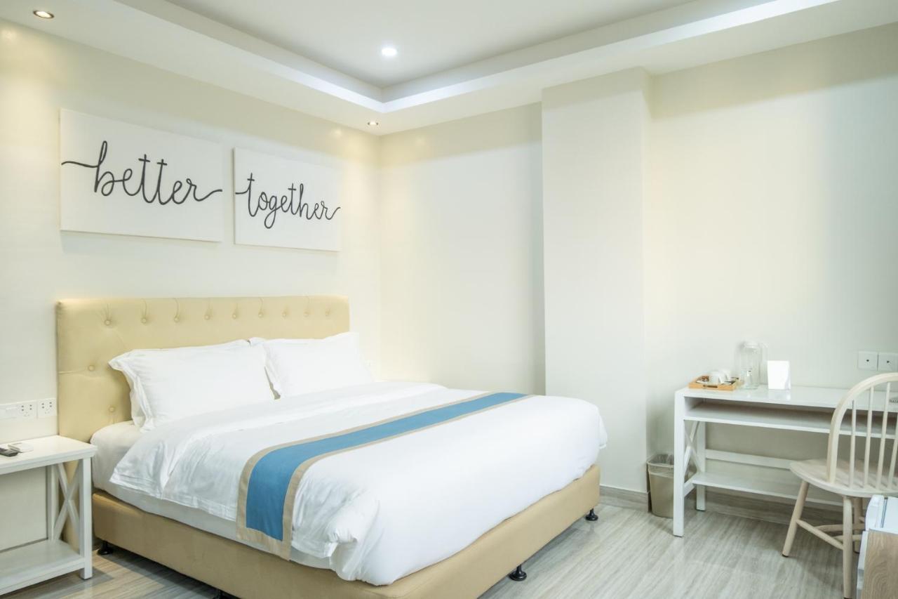 Hampton Suites Davao City Kültér fotó